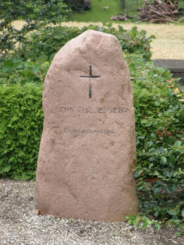 Jens Chr. Jensen's familiegravsted.JPG